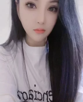 身材不错的美女