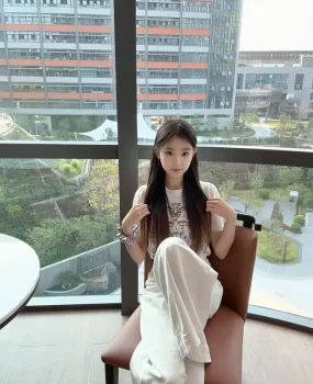 极品美女年轻漂亮