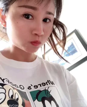 可爱性感少妇