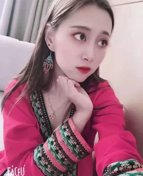 丽江姑娘别有一番风味