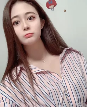 周末体验的粉嫩可人的小姐姐太爽了