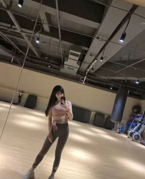 健身房群里加的美女兼职